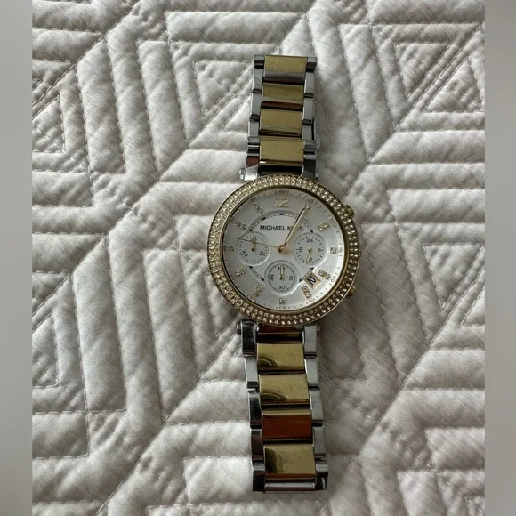 Michael Kors | Accessories | Michael Kors Womens Gold  display picture 2